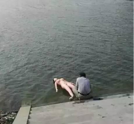 成人单人充气沐浴池视频,轻松享受私密泡澡时光